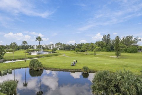 Condo in Lake Worth, Florida, 2 bedrooms  № 2378668 - photo 25