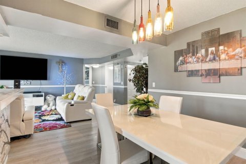 Condo in Lake Worth, Florida, 2 bedrooms  № 2378668 - photo 7