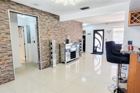 House in Miramar, Florida 3 bedrooms № 1845751 - photo 24