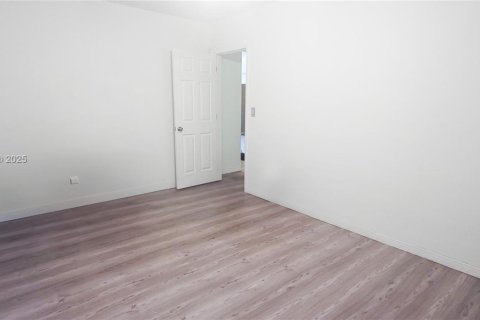 House in Miramar, Florida 3 bedrooms № 1845751 - photo 15