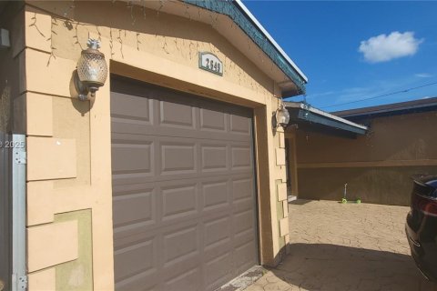 House in Miramar, Florida 3 bedrooms № 1845751 - photo 5