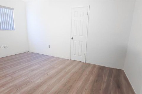 House in Miramar, Florida 3 bedrooms № 1845751 - photo 14