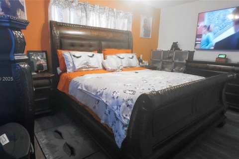House in Miramar, Florida 3 bedrooms № 1845751 - photo 20