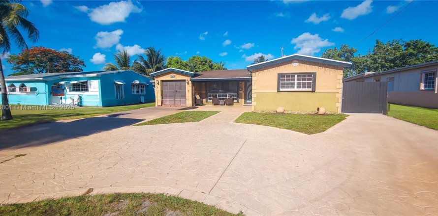 House in Miramar, Florida 3 bedrooms № 1845751