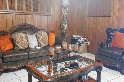House in Miramar, Florida 3 bedrooms № 1845751 - photo 16