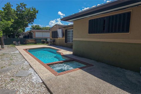 House in Miramar, Florida 3 bedrooms № 1845751 - photo 29