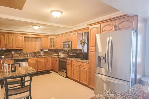 House in Miramar, Florida 3 bedrooms № 1845751 - photo 7