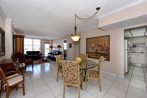 Copropriété à louer à Palm Beach, Floride: 1 chambre, 93.65 m2 № 2087686 - photo 5