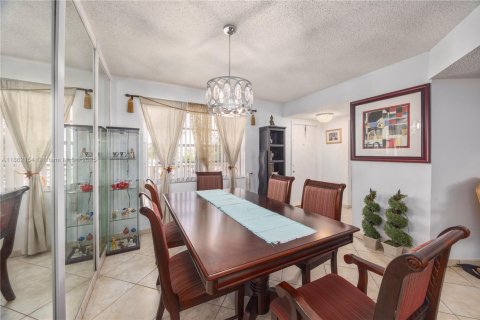 Condo in Lauderdale Lakes, Florida, 2 bedrooms  № 1889794 - photo 4