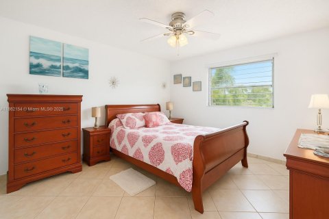 Condo in Lauderdale Lakes, Florida, 2 bedrooms  № 1889794 - photo 8