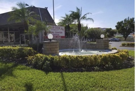 Condo in Lauderdale Lakes, Florida, 2 bedrooms  № 1889794 - photo 23