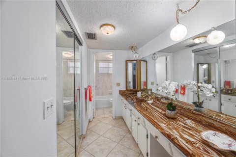 Condo in Lauderdale Lakes, Florida, 2 bedrooms  № 1889794 - photo 9