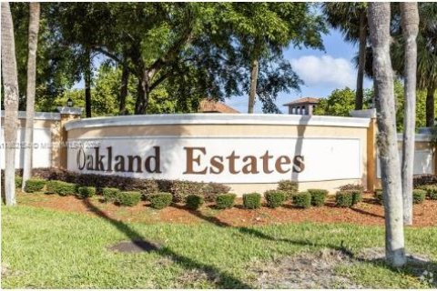 Condo in Lauderdale Lakes, Florida, 2 bedrooms  № 1889794 - photo 17