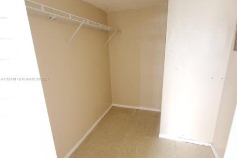 Condo in Miami Beach, Florida, 1 bedroom № 1959748 - photo 7