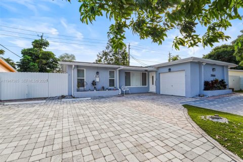 Casa en venta en Sunrise, Florida, 4 dormitorios, 137.59 m2 № 2004069 - foto 2