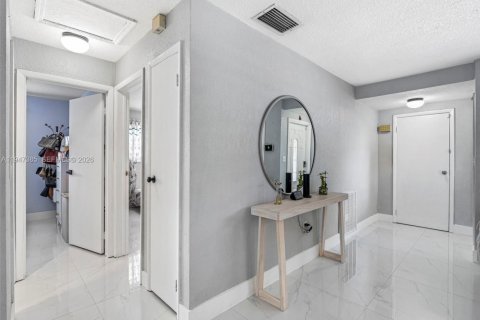 Casa en venta en Sunrise, Florida, 4 dormitorios, 137.59 m2 № 2004069 - foto 5