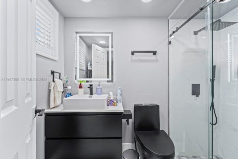 Casa en venta en Sunrise, Florida, 4 dormitorios, 137.59 m2 № 2004069 - foto 16