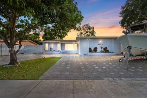 Casa en Sunrise, Florida 4 dormitorios, 137.59 m2 № 2004069