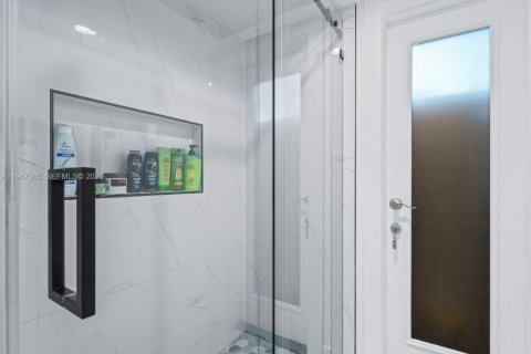 Casa en venta en Sunrise, Florida, 4 dormitorios, 137.59 m2 № 2004069 - foto 15