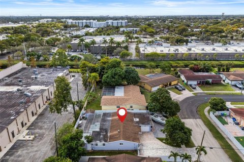 Casa en venta en Sunrise, Florida, 4 dormitorios, 137.59 m2 № 2004069 - foto 3