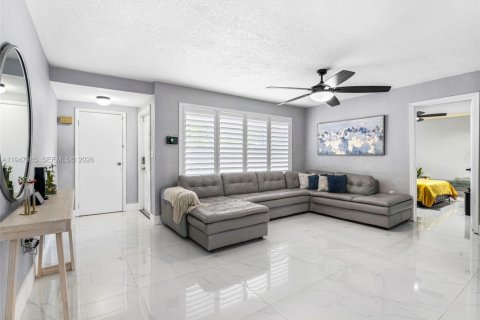 Casa en venta en Sunrise, Florida, 4 dormitorios, 137.59 m2 № 2004069 - foto 14