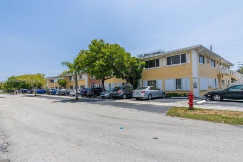 Copropriété à louer à Fort Lauderdale, Floride: 2 chambres, 102.19 m2 № 1975808 - photo 26