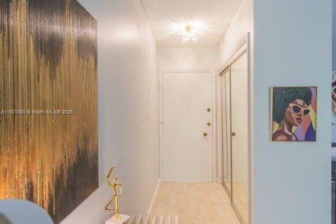 Copropriété à louer à Fort Lauderdale, Floride: 2 chambres, 102.19 m2 № 1975808 - photo 19