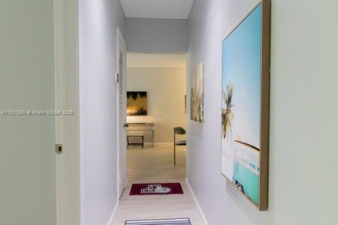 Copropriété à louer à Fort Lauderdale, Floride: 2 chambres, 102.19 m2 № 1975808 - photo 12