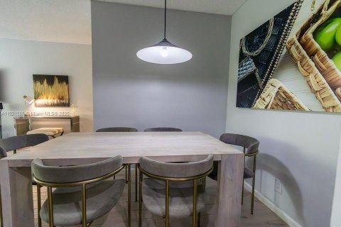 Copropriété à louer à Fort Lauderdale, Floride: 2 chambres, 102.19 m2 № 1975808 - photo 13