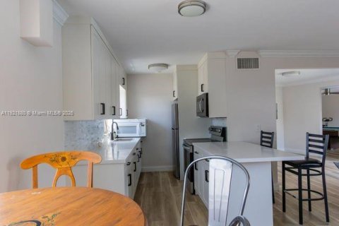 Copropriété à louer à Fort Lauderdale, Floride: 2 chambres, 102.19 m2 № 1975808 - photo 28