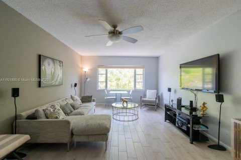 Copropriété à louer à Fort Lauderdale, Floride: 2 chambres, 102.19 m2 № 1975808 - photo 4