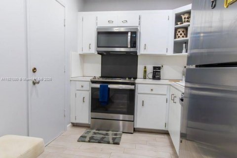 Copropriété à louer à Fort Lauderdale, Floride: 2 chambres, 102.19 m2 № 1975808 - photo 8