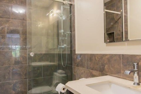 Copropriété à louer à Fort Lauderdale, Floride: 2 chambres, 102.19 m2 № 1975808 - photo 24