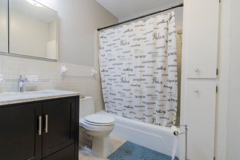 Copropriété à louer à Fort Lauderdale, Floride: 2 chambres, 102.19 m2 № 1975808 - photo 16