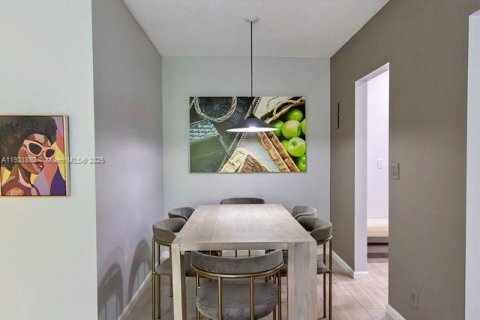 Copropriété à louer à Fort Lauderdale, Floride: 2 chambres, 102.19 m2 № 1975808 - photo 17