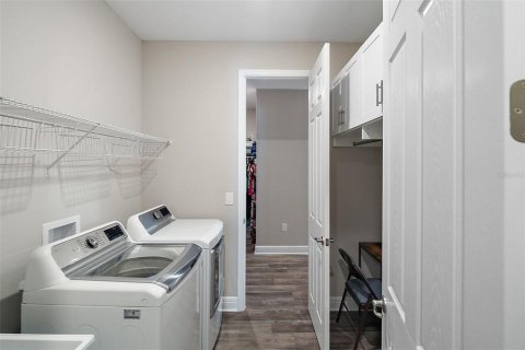 House in Ocala, Florida 2 bedrooms, 194.82 sq.m. № 1677057 - photo 23