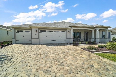 House in Ocala, Florida 2 bedrooms, 194.82 sq.m. № 1677057 - photo 2