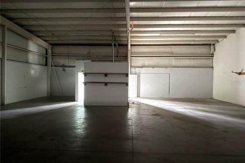 Propiedad comercial en alquiler en Port Charlotte, Florida № 1853926 - foto 4