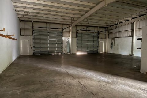 Propiedad comercial en alquiler en Port Charlotte, Florida № 1853926 - foto 3