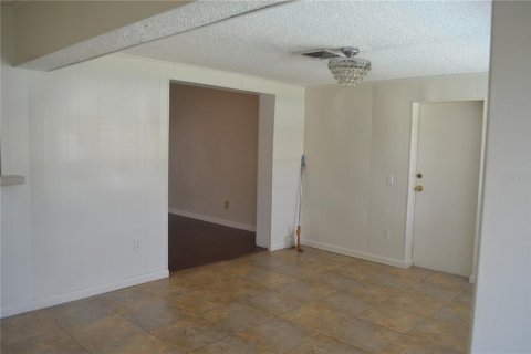 House in Lakeland, Florida 4 bedrooms, 152.36 sq.m. № 1602406 - photo 14