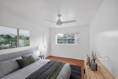 Condo in Miami, Florida, 2 bedrooms  № 1945107 - photo 13