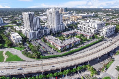 Condo in Miami, Florida, 2 bedrooms  № 1945107 - photo 26