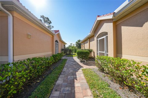 Villa ou maison à vendre à Punta Gorda, Floride: 2 chambres, 124.58 m2 № 2224452 - photo 2