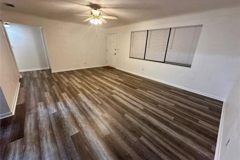 Villa ou maison à louer à Saint Petersburg, Floride: 2 chambres, 99.03 m2 № 1841803 - photo 7