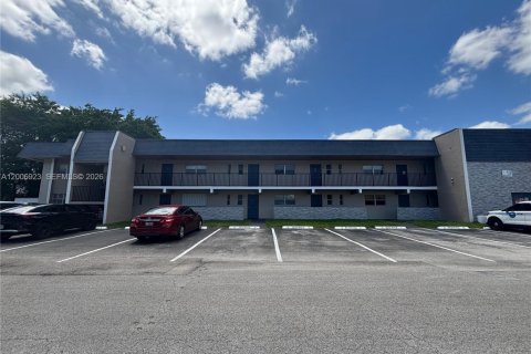 Condominio en venta en Tamarac, Florida, 2 dormitorios, 88.16 m2 № 2071288 - foto 23