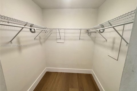 Condominio en venta en Tamarac, Florida, 2 dormitorios, 88.16 m2 № 2071288 - foto 13