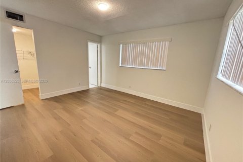 Condominio en venta en Tamarac, Florida, 2 dormitorios, 88.16 m2 № 2071288 - foto 6