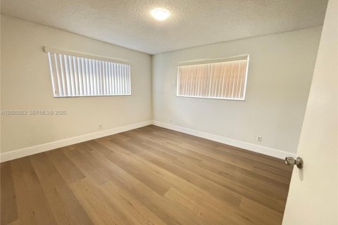 Condominio en venta en Tamarac, Florida, 2 dormitorios, 88.16 m2 № 2071288 - foto 7