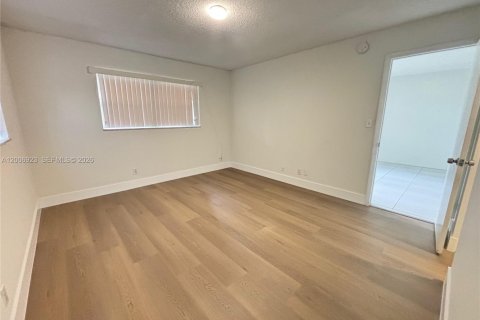 Condominio en venta en Tamarac, Florida, 2 dormitorios, 88.16 m2 № 2071288 - foto 11