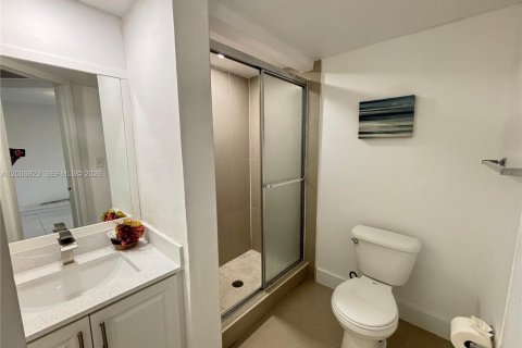 Condominio en venta en Tamarac, Florida, 2 dormitorios, 88.16 m2 № 2071288 - foto 16